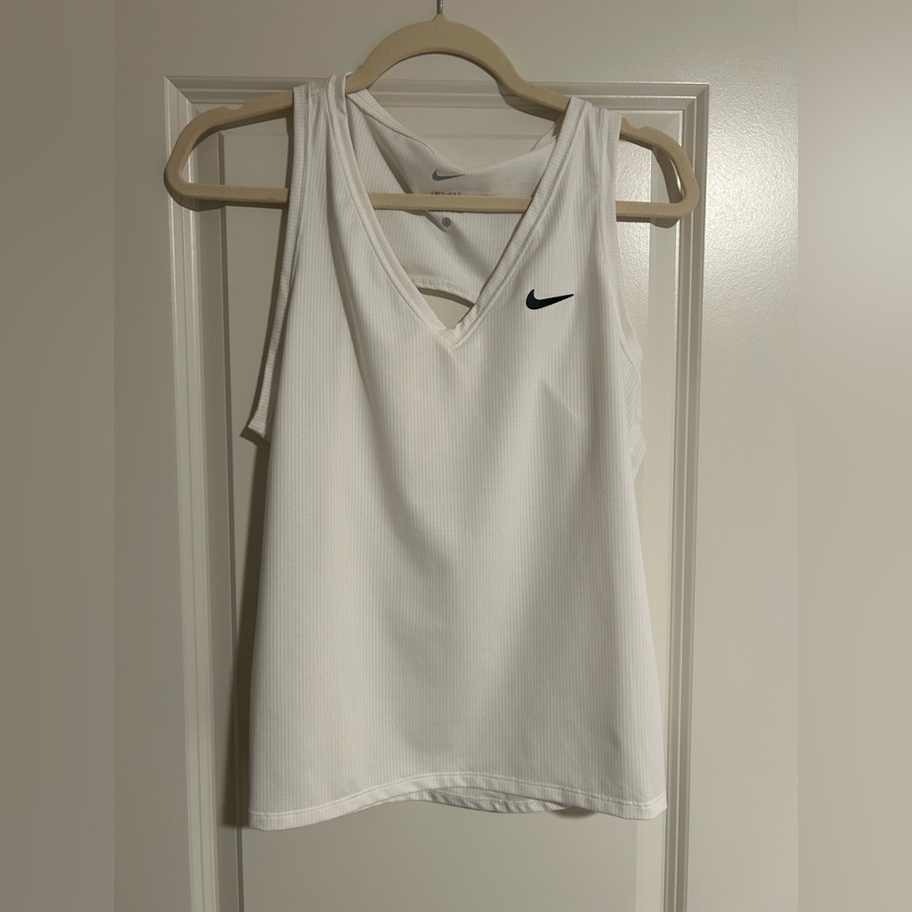 White Nike women’s sz M workout tanktop